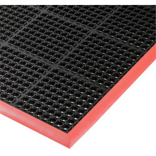 Protiúnavové rohože Safety Stance™ s perforovaným povrchom Protiúnavové rohože Safety Stance™ s perforovaným povrchom