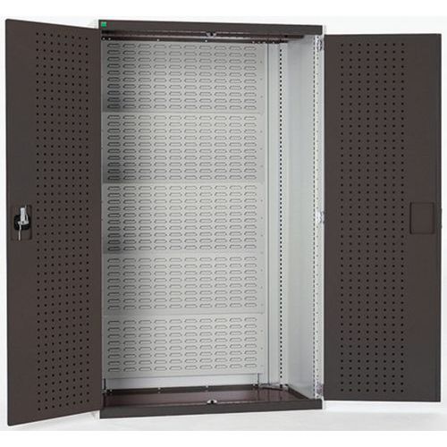 Dielenské skrine s perfo panelmi pre držiaky na boxy/náradie