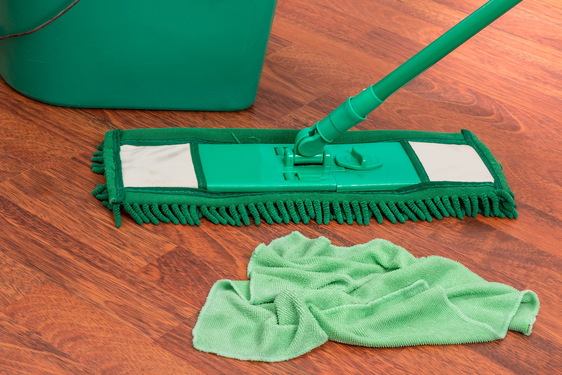 Stručný návod na správnu dezinfekciu plôch v práci aj doma: prevezmite si ho alebo vytlačte