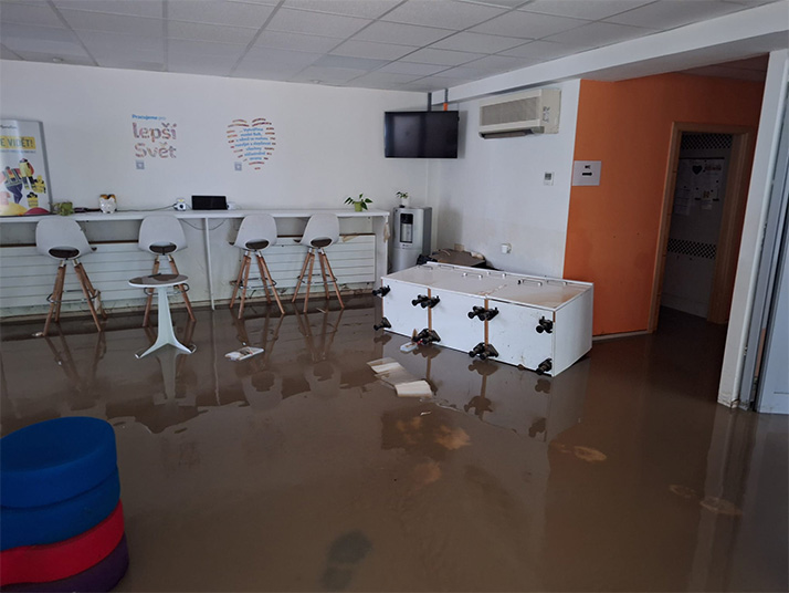 manutan vytopene kancelarie